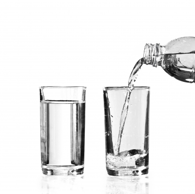 Viel Wasser bei der Keine Kohlenhydrate Diät trinken
